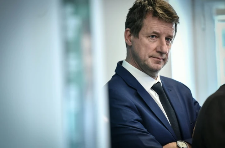 Le candidat écologiste à la présidentielle française Yannick Jadot dans son local de campagne à Paris, le 21 mars 2022