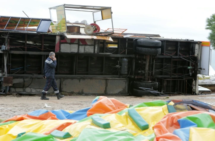 Un chapiteau emporté par une mini-tornade à Ajaccio, le 14 octobre 2016