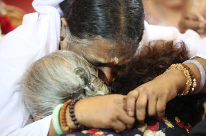 Mercredi 30 Mars 2011

Amma à La Réunion