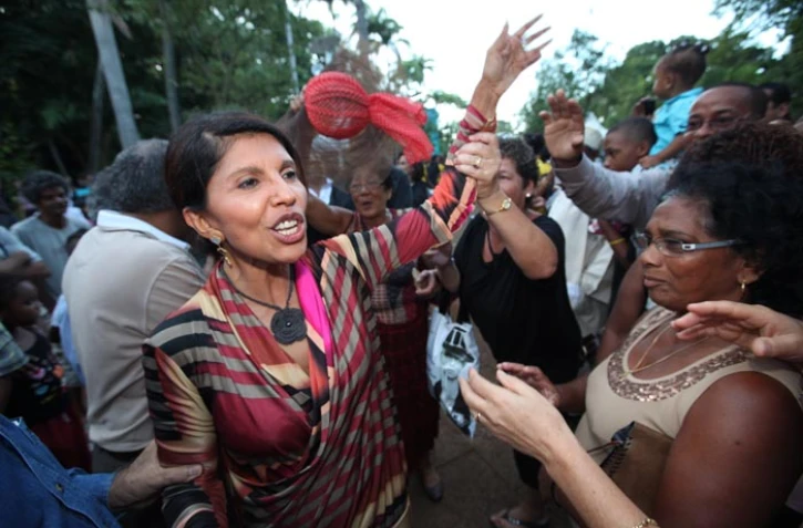 Jeudi 31 Mars 2011
Une fête pour célébrer l'élection de Nassimah Dindar