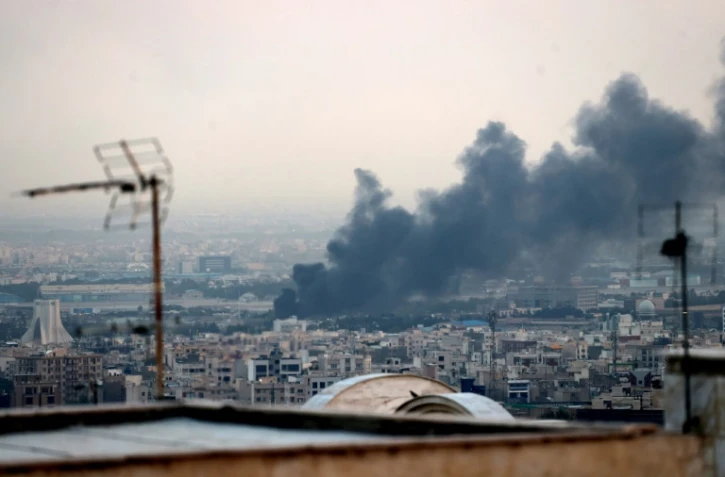 Après un bombardement israélien sur Téhéran, le 16 juin 2025