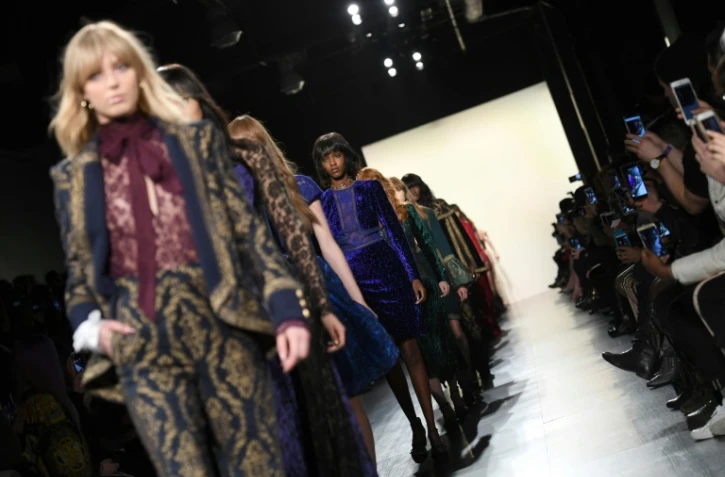 Les modèles du défilés de Tadashi Shoji à la Fashion Week de New York, le 9 février 2017 