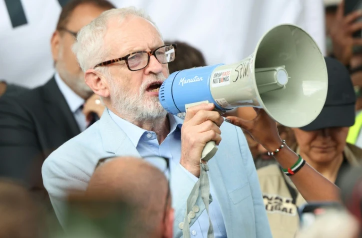 L'ancien chef du Labour britannique Jeremy Corbyn participe à une manifestation devant les grilles de Downing Street, dans le centre de Londres, le 9 septembre 2025