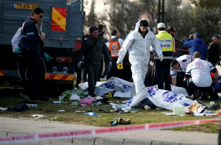 Sur le site d'une attaque au camion, le 8 janvier 2017 à Jérusalem