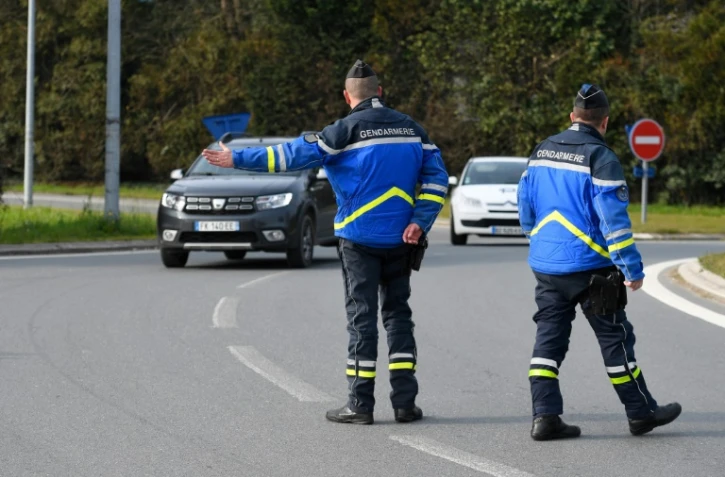 Contrôle par des gendarmes le 20 mars 2020 à Pleurtuit, en Ille-et-Vilaine