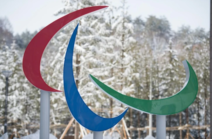 Le symbole des Jeux paralympiques d'hiver de Pyeongchang à l'entrée du village des athlètes, le 6 mars 2018