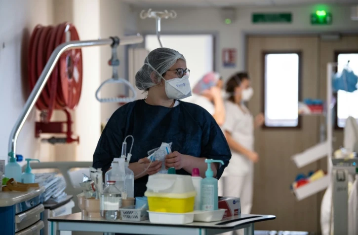 Une infirmière à l'hôpital Emile-Muller de Mulhouse, qui accueille une centaine de patients atteints du Covid-19, le 17 novembre 2020
