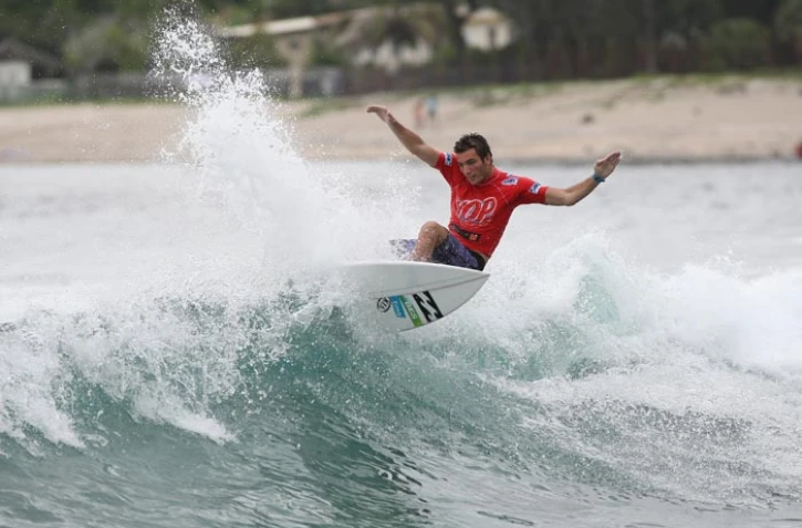 YOP REUNION SURF PRO JUNIOR