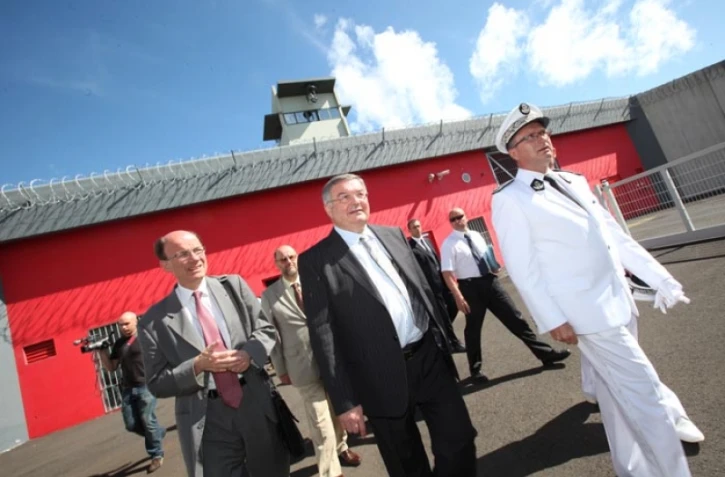 Lundi 11 Avril 2011

Michel Mercier en visite à la prison de Domenjod