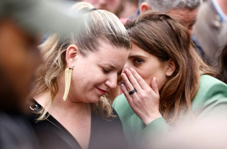 Marine Tondelier (Les Ecologistes) et Mathilde Panot (LFI) lors d'une manifestation contre l'extrême droite à Paris, le 15 juin 2024