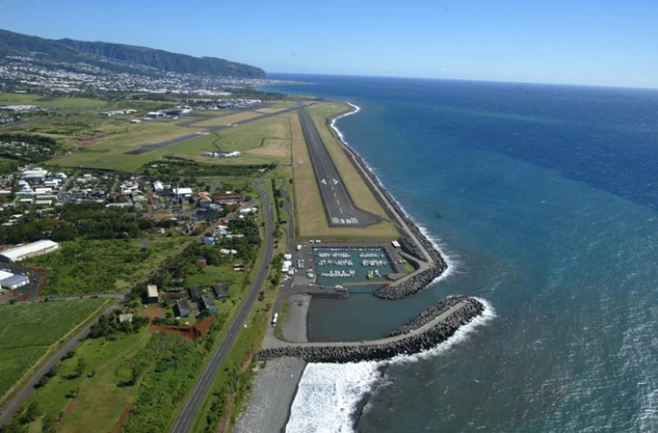 Aéroport de La Réunion Roland-Garros