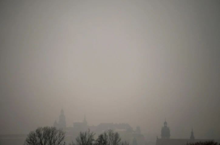 Couche de smog au-dessus de Cracovie, le 12 février 2013