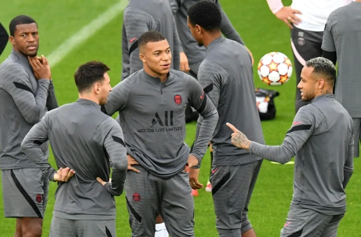Lionel Messi (gauche), Kylian Mbappé (centre) et Neymar (droite) à l'entraînement à Bruges la veille de la rencontre entre le FC Bruges et le PSG en phase de poules de Ligue des champions le 14 septembre 2021