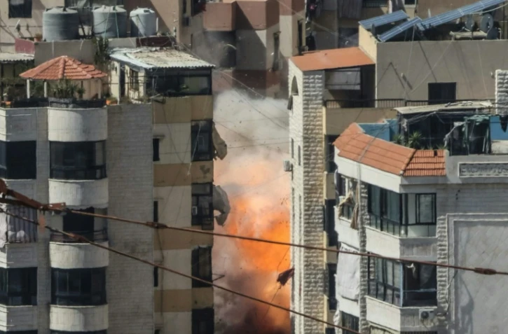 Une frappe aérienne israélienne sur la banlieue sud de Beyrouth, le 17 mars 2026 au Liban