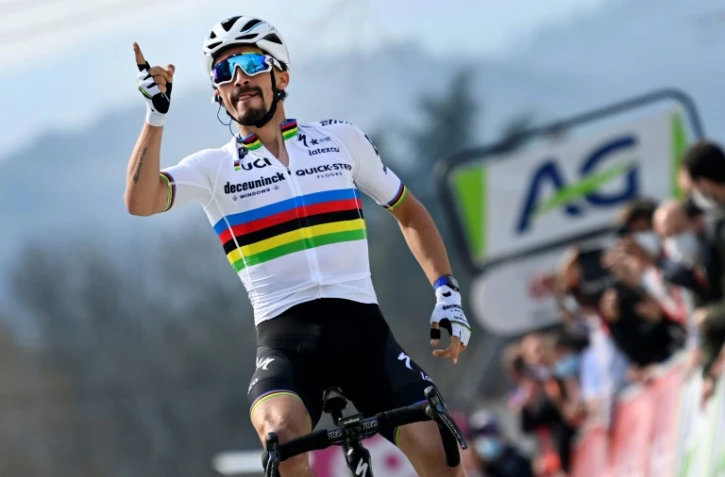 Julian Alaphilippe vainqueur de La Flèche Wallonne, à Huy, le 21 avril 2021