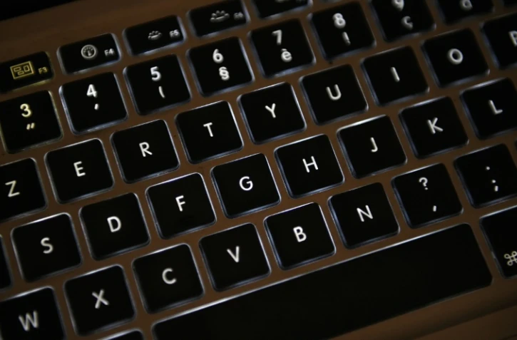 Un jeune homme de 29 ans a été condamné vendredi soir à quatre ans de prison, dont deux avec sursis, pour avoir incité sur la messagerie cryptée Telegram un correspondant à commettre un attentat