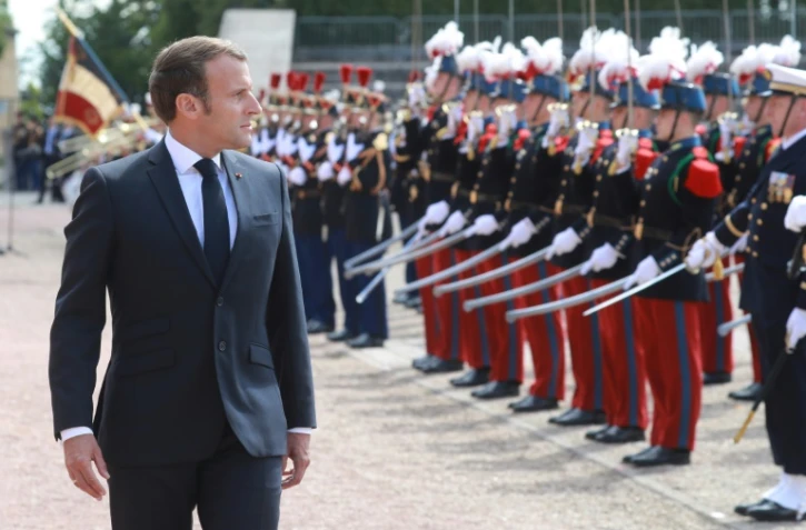 Emmanuel Macron commémore le 18 juin 1940 au Mont Valérien à Suresnes en 2020