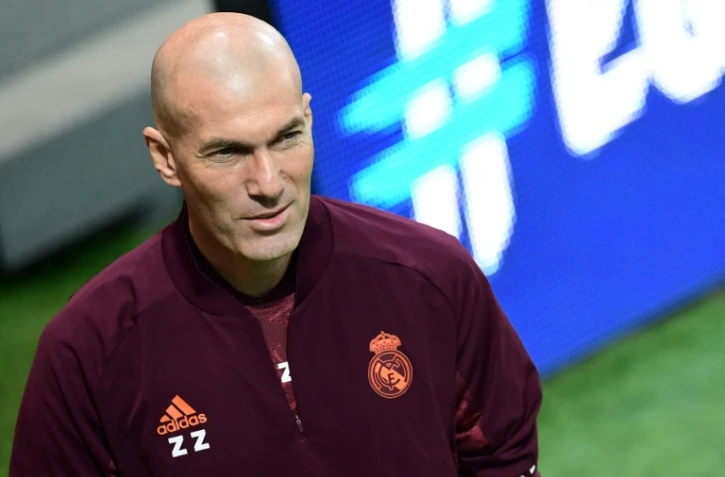 L'entraîneur français du Real Madrid, Zinedine Zidane, participe à une séance d'entraînement de son équipe le 23 février 2021 au stade Atleti Azzurri d'Italia de Bergame, à la veille du match de football contre l'Atalanta, en huitième de finale aller de Ligue des champions