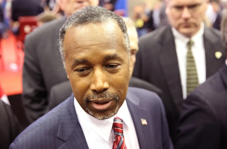 Le républicain Ben Carson se met en retrait de la course à la Maison Blanche