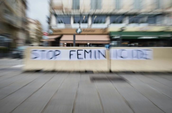 Banderole déployée le 23 novembre 2019 à l'occasion d'un rassemblement au sujet des femmes tuées par leur conjoint ou leur ex, à Marseile le 23 novembre 2019