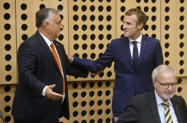 Le Premier ministre hongrois Viktor Orban et le président français Emmanuel Macron, près de Ljubljana (Slovénie) le 6 octobre 2021