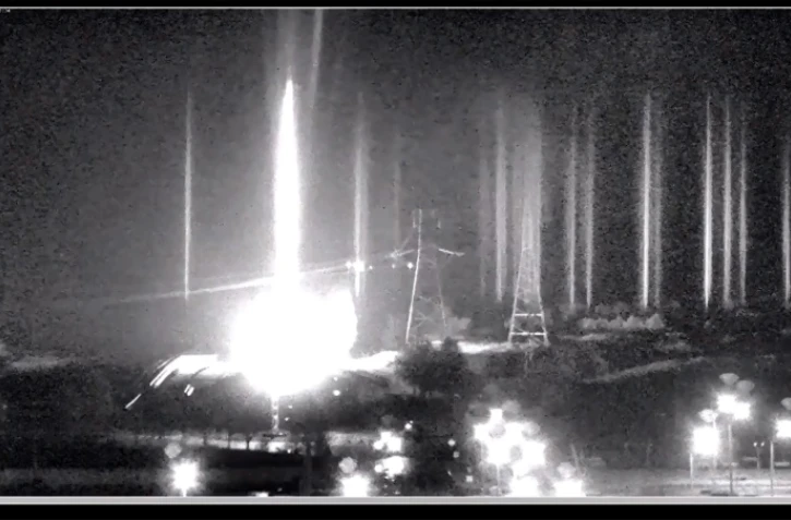 Une capture d'écran d'une vidéo de l'Autorité nucléaire de Zaporijjia le 5 mars 2022 montrant de multiples explosions après un bombardement par les forces russes