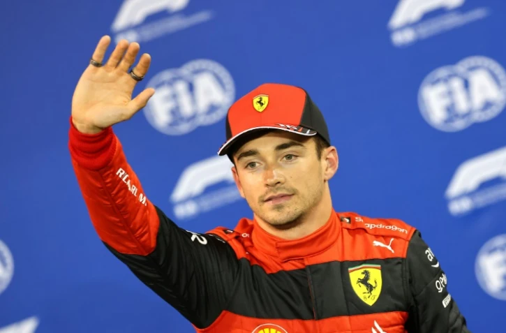Le Monégasque Charles Leclerc (Ferrari) après avoir décroché la pole position du GP de Bahreïn, le 19 mars 2022 à Sakhir