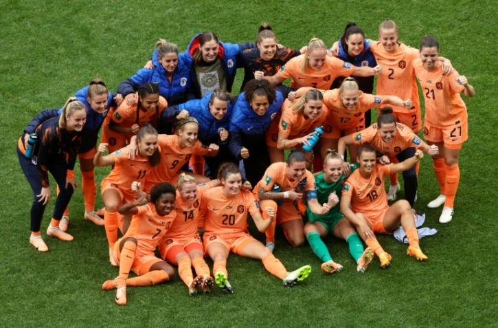 La joie des Néerlandaises, victorieuses des Sud-Africaines et qualifiées pour les quarts de finale du Mondial, le 6 août 2023 à Sydney