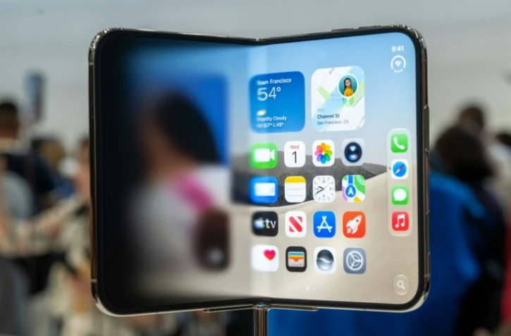 Le premier iPhone pliable d'Apple, l'iPhone Duo, à Cupertino en Californie le 9 septembre 2026, aux Etats-Unis