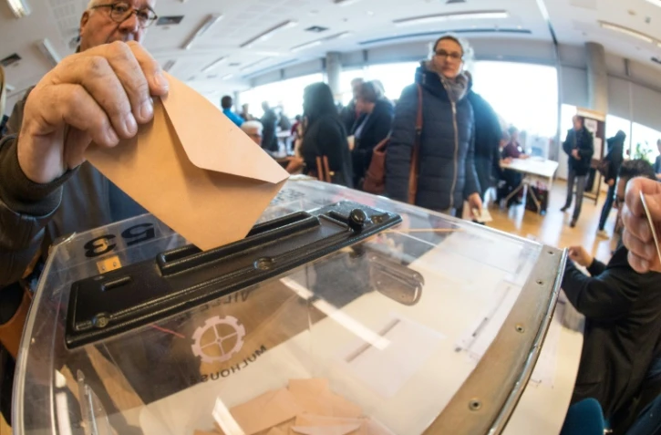 Dans un bureau de vote de Mulhouse, le 20 novembre 2016