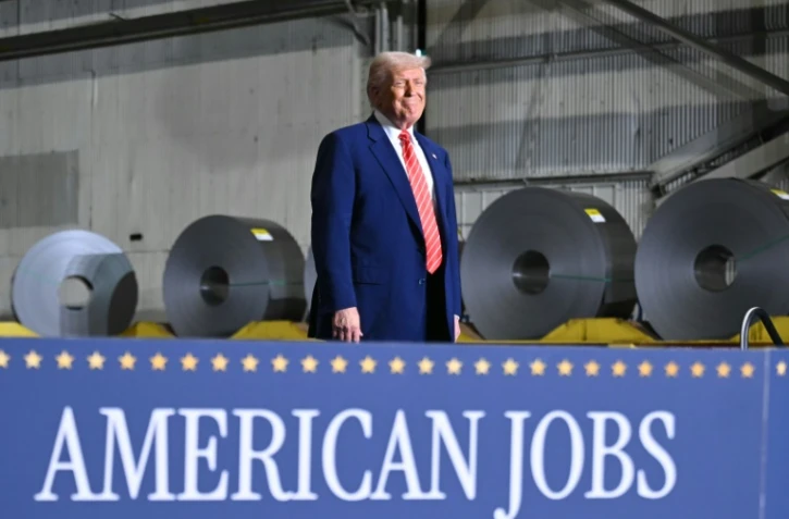 Le président américain Donald Trump en visite dans une aciérie à West Mifflin, en Pennsylvanie, le 30 mai 2025