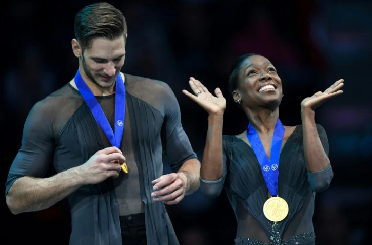 Vanessa James et Morgan Ciprès savourent leur triomphe aux Championnats d'Europe de patinage artistique, le 24 janvier 2019 à Minsk