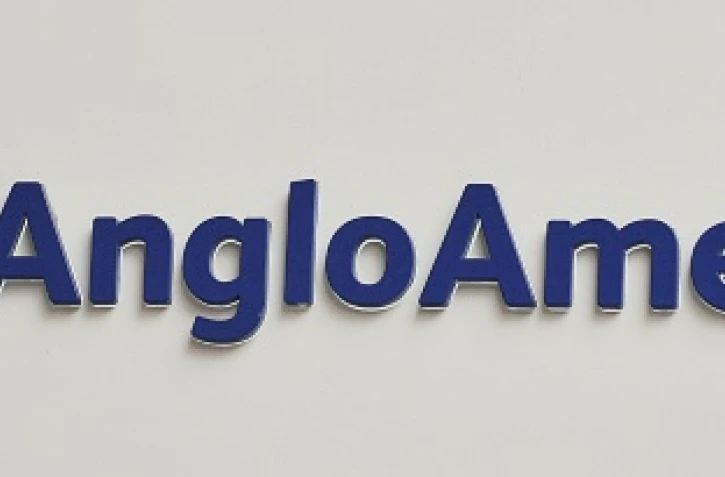 La compagnie minière britannique Anglo American a annoncé mardi qu'elle allait drastiquement réduire ses effectifs, qui passeront de 135.000 actuellement à moins de 50.000