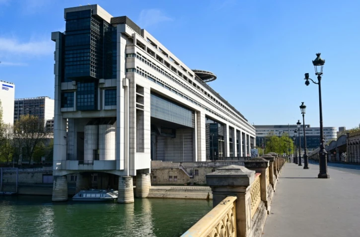 L'économie française est comme un "organisme placé sous anesthésie qui "n'assure plus que ses fonctions vitales"