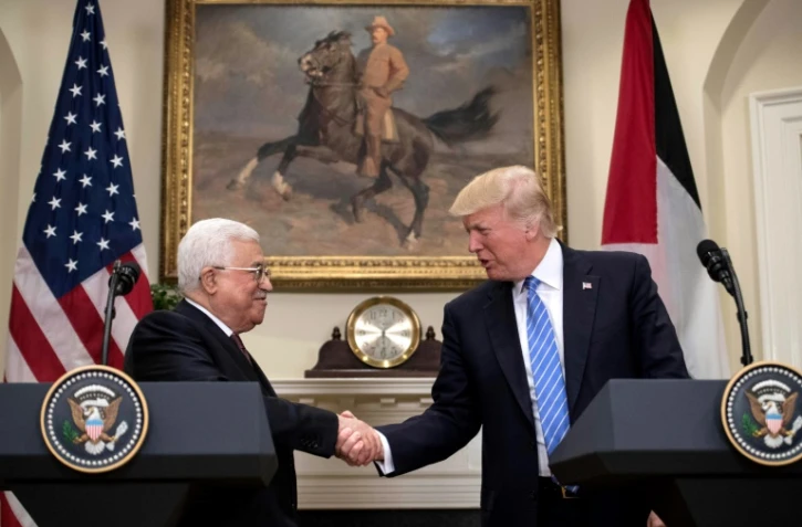 Le président palestinien Mahmoud Abbas et le président américain Donald Trump, lors d'une rencontre à la Maison Blanche, à Washington, le 3 mai 2017