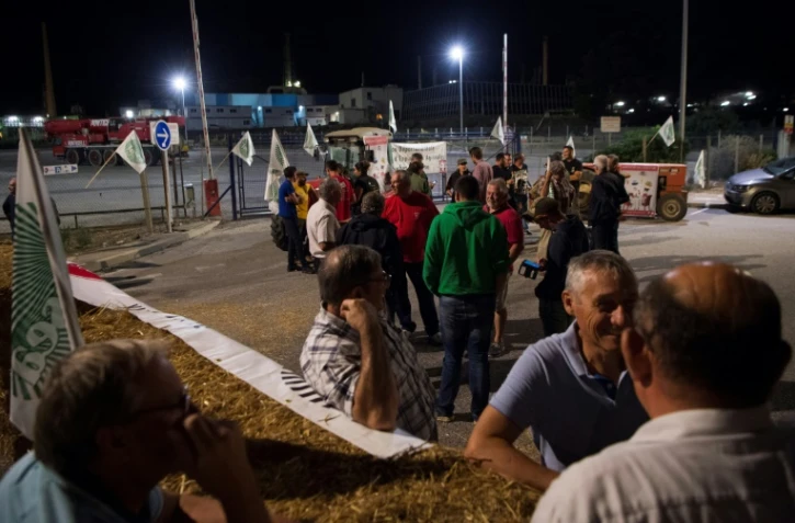 Blocage par les agriculteurs de la bioraffinerie Total de La Mède à  Chateauneuf-les-Martigues(Bouches-du-Rhône), le 10 juin 2018