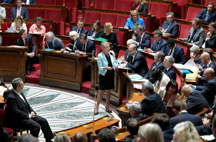 La Première ministre française Elisabeth Borne (c) à l'Assemblée nationale à Paris, le 30 mai 2023