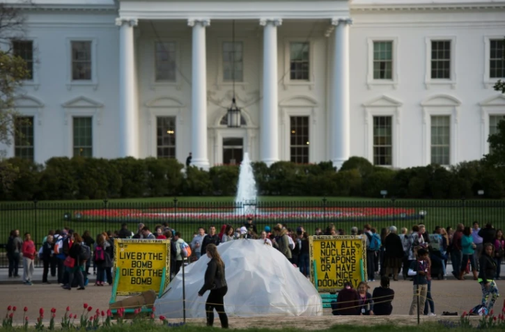 La tente de militants antinucléaires, installée devant la Maison Blanche à Washington depuis 1981, le 30 mars 2016