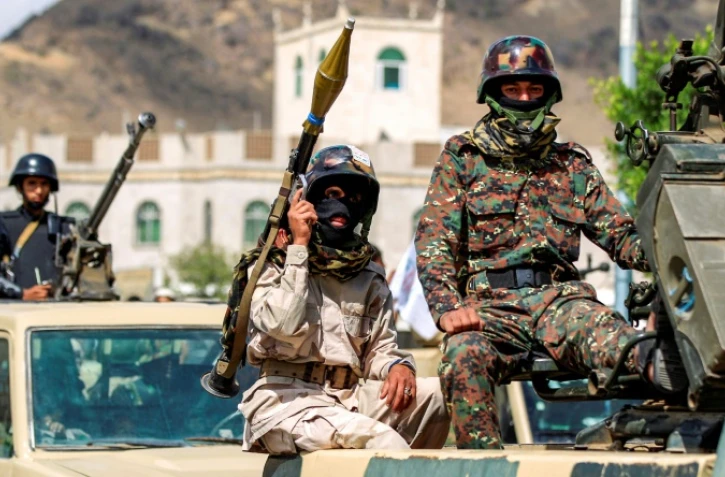 Des soldats yéménites loyaux aux rebelles Houthis, le 16 octobre 2018 dans la capitale Sanaa