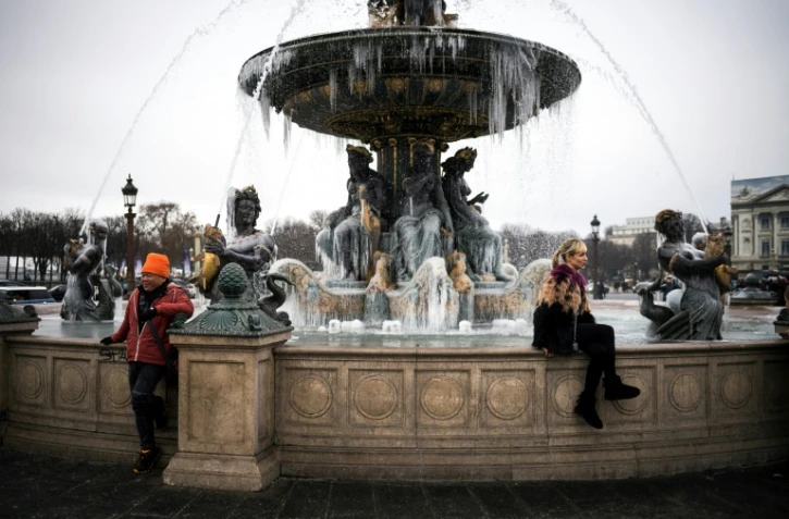 La Fontaine des Mers gelée le 1er janvier 2015 place de la Concorde à Paris