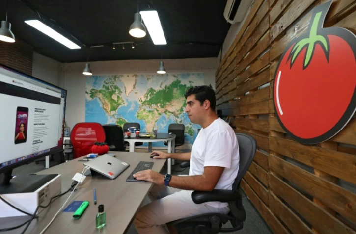 Hussam Hammo, fondateur et directeur de Tamatem, entreprise jde jeux vidéo sur téléphones portables, le 30 septembre à Amman, en Jordanie