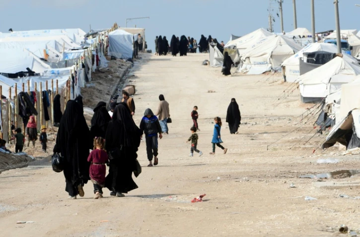 Des familles de déplacés dans le camp d'al-Hol, dans le nord-est de la Syrie, le 28 mars 2019