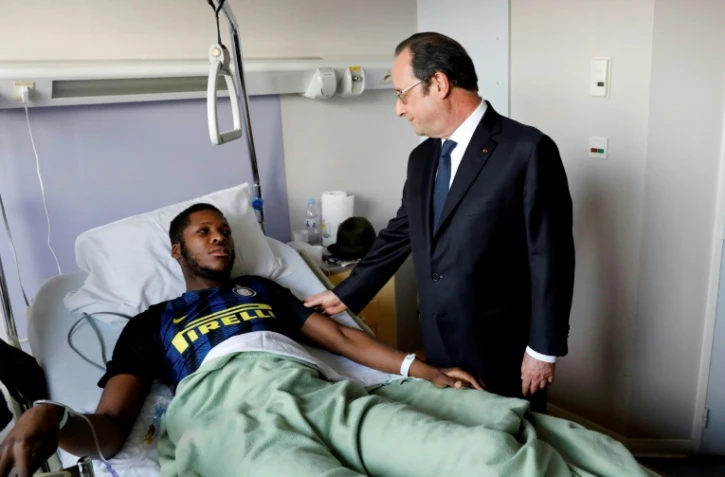 Le président François Hollande visite Théo Luhaka, à l'hôpital Robert-Ballanger, à Aulnay-sous-bois, le 7 février 2017