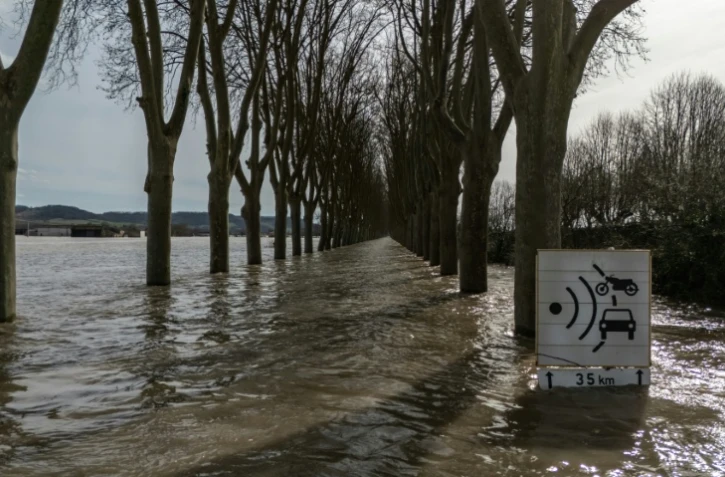 Une route inondée à Tonneins, dans le département du Lot-et-Garonne, le 18 février 2026