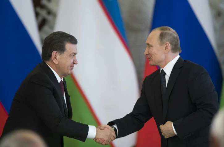 Le président russe Vladimir Poutine et son homologue ouzbek Chavkat Mirzioïev, à Moscou le 5 avril 2017