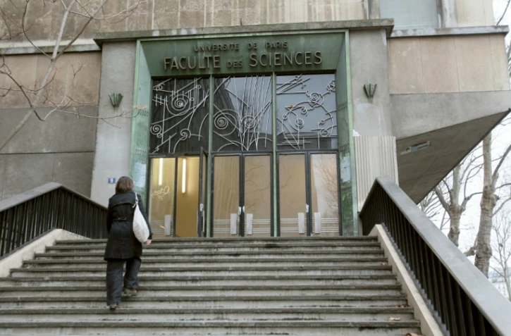 L'obtention d'un diplôme universitaire s'avère rentable en termes d'insertion sur le marché du travail et de salaire