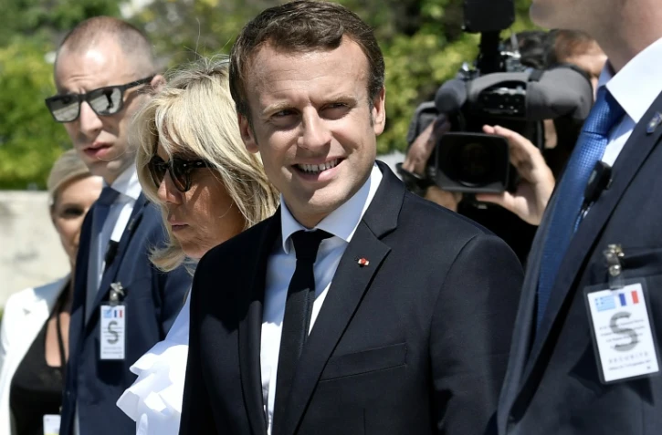 Le président français Emmanuel Macron (c), le 7 septembre 2017 à Athènes