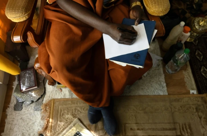 D'habitude, la discrétion est de mise sur les pratiques de maraboutisme. Un marabout de région parisienne, le 16 septembre 2023