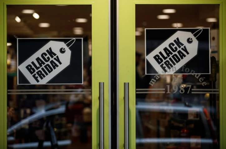 La grande distribution, le commerce et le commerce en ligne ont accepté vendredi de décaler d'une semaine le "Black Friday" prévu le 27 novembre, "sous réserve d'une réouverture des commerces d'ici là"