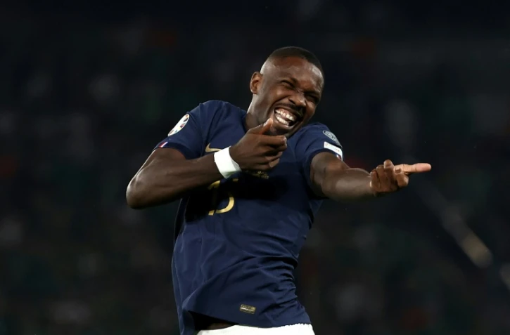 Le joueur de football français Marcus Thuram célèbre le 2e but de l'équipe de France contre l'Irlande lors de la victoire 2-0 dans le match opposant les deux équipes dans le Groupe B pour les qualifications de l'Euro-2024 au Stade de France à Saint-Denis le 7 septembre 2023.
